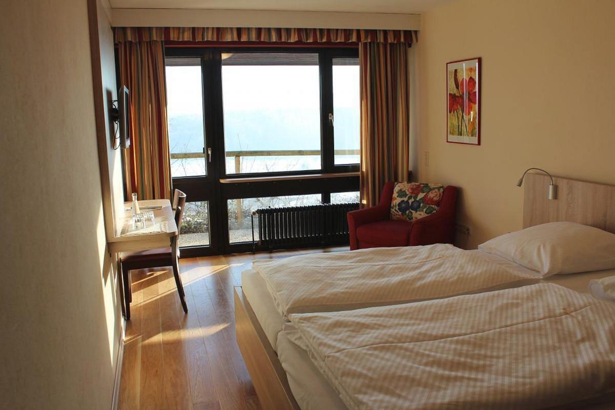 Burghotel Schoene Aussicht Bauer Gmbh Winnenden Buitenkant foto